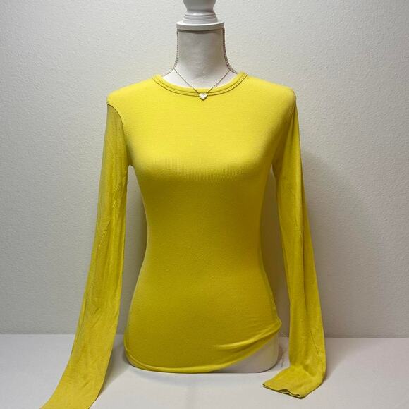 Lululemon Tops - Lululemon Size 2 Body fitting Light Weight Cotton Top